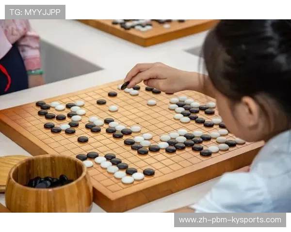 龙华队强势包揽三项团体冠军首届龙华杯全国青少年围棋公开赛收官 龙华队强势包揽三项团体冠军首届龙华杯全国青少年围棋公开赛收官